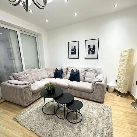 London Charm - Comfortable Room In Spacious House Exterior foto
