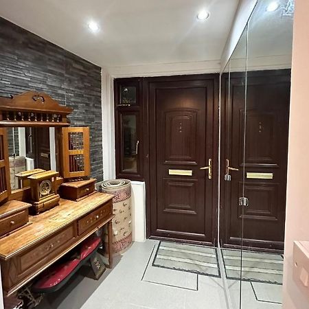 London Charm - Comfortable Room In Spacious House Exterior foto